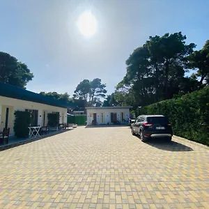  Dom wakacyjny Holiday Cabins Vlore