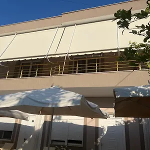 Fatos 2 -apartments Near The Vlorë